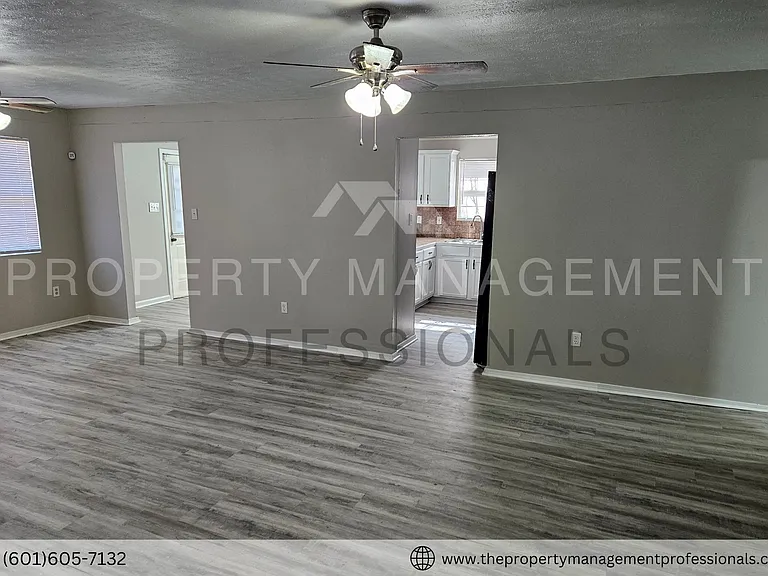 2814 Smith Robinson St — Photo 2