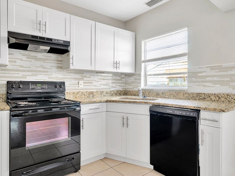 1st image of 1403 S Bay Villa Pl APT 2