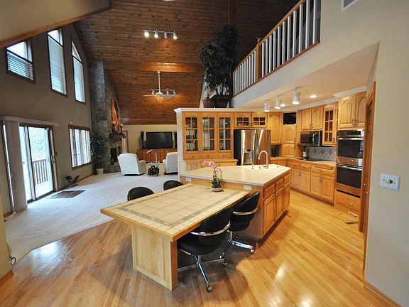 5th image of 1657 Lake Bluff Dr