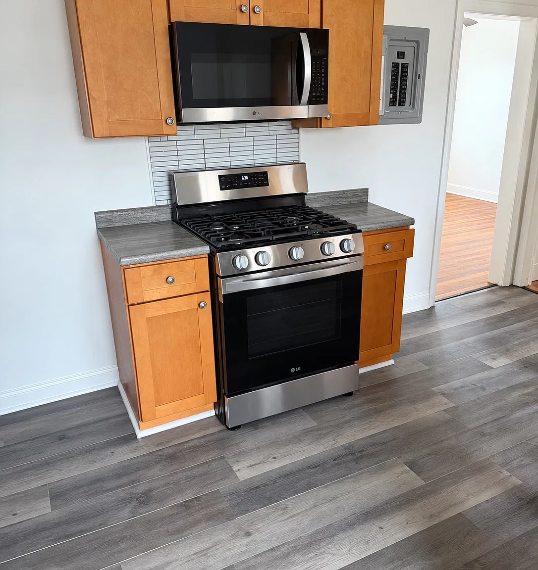 3 bed, $3,500 — Photo 2