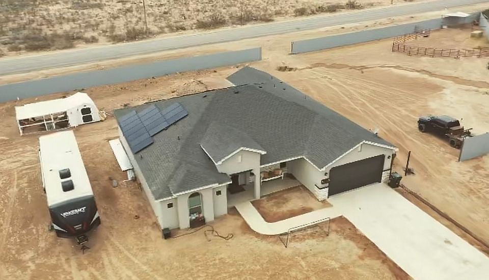 1st image of 827 Calamity Jane Dr