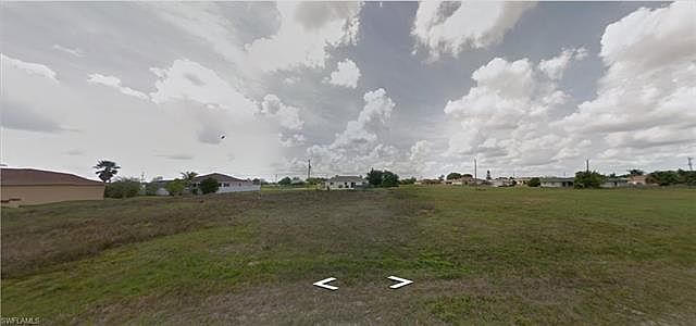 1st image of 216 NW 5th Ter