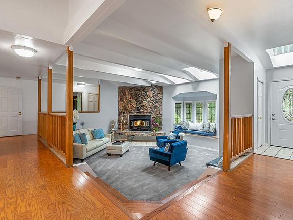 5th image of 230 Campus Dr