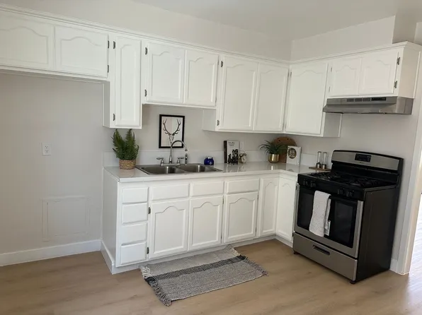 142nd St, 4351 W 142nd St APT B, Hawthorne, CA 90250
