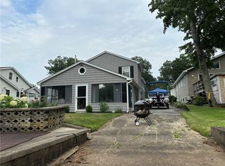 422 Shady Valley Rd, Coventry, RI 02816