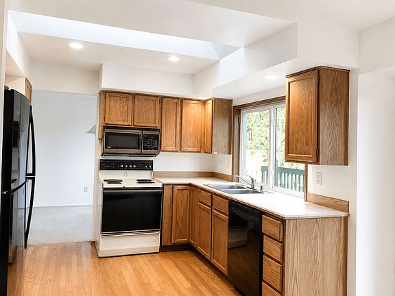3rd image of 13707 SE 18th St