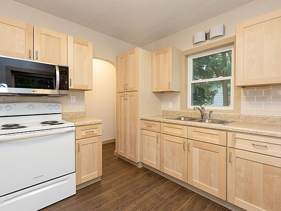 4th image of 2116 Mackinaw St