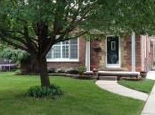 13345 Hart Ave, Huntington Woods, MI 48070
