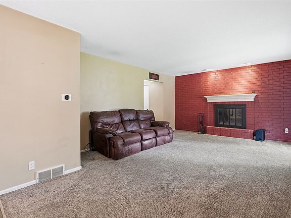 4th image of 307 38th St