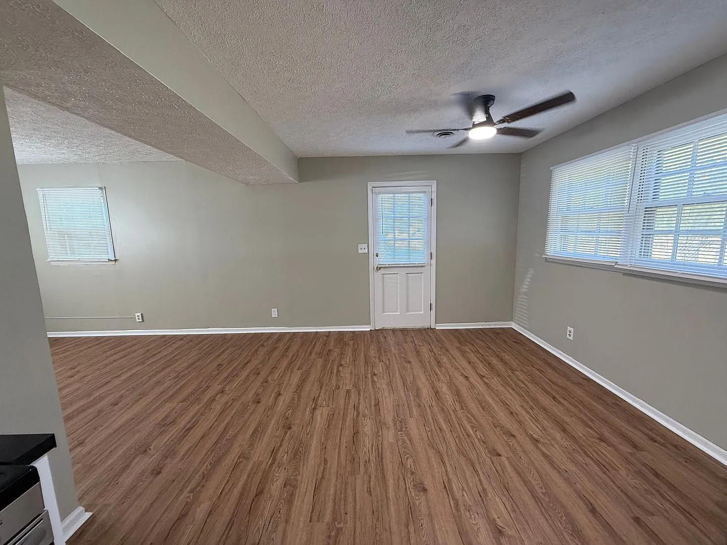 4 Bed 1.5 Bath Home — Photo 3