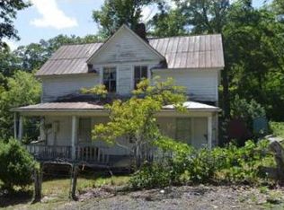 129 Laurel St, Roan Mountain, TN 37687