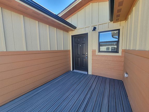 3rd image of 551 Summit Trl #Sxvtg0