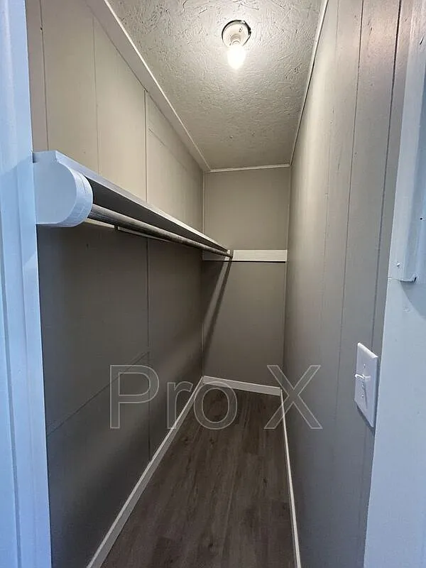 Studio, 1.0 bath, $600 — Photo 4
