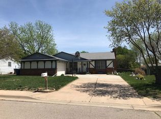 312 E Derby Hills Dr, Derby, KS 67037