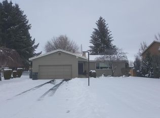 2013 Hill Dr, Grandview, WA 98930