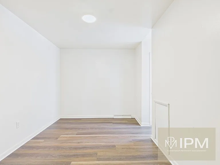 65 E Penn St — Photo 6