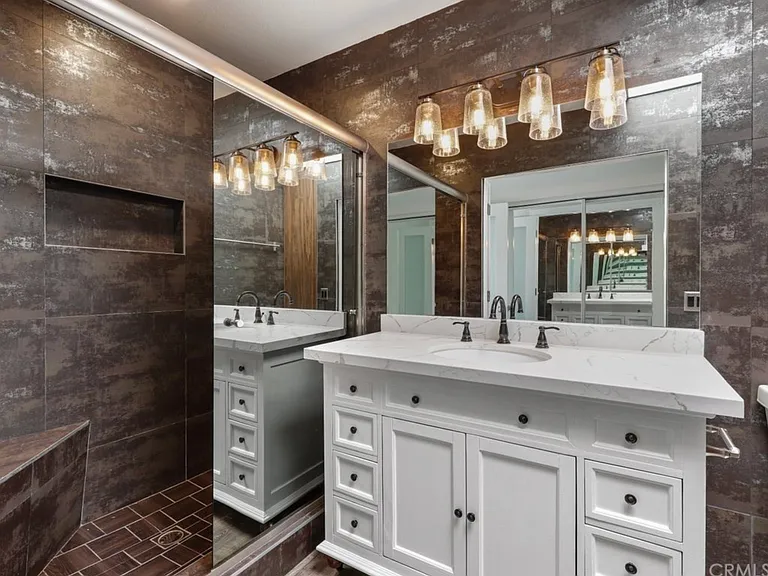 5323 Coldwater Canyon Ave #A — Photo 8