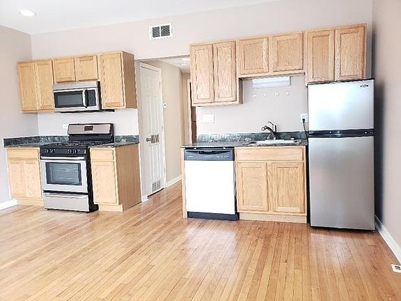 3rd image of 5205 S Drexel Ave #2
