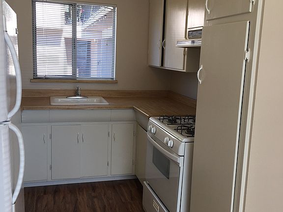 5th image of 35 Atherwood Ave APT 1