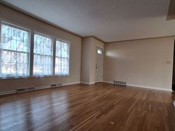 3rd image of 184 Butternut Dr