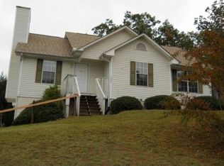 1033 Bridle Creek Dr, Flowery Branch, GA 30542