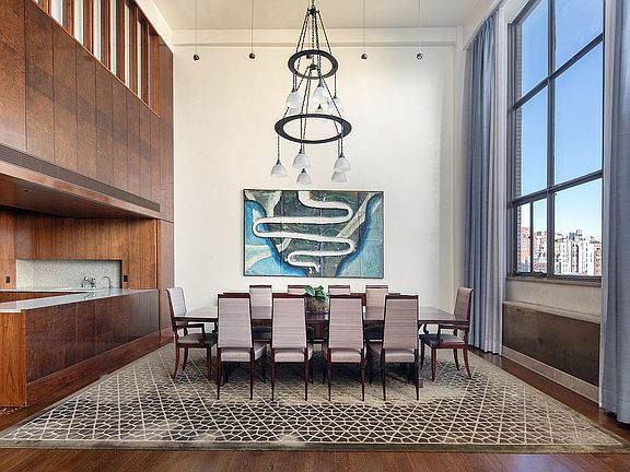 4th image of 1 W 67th St #606