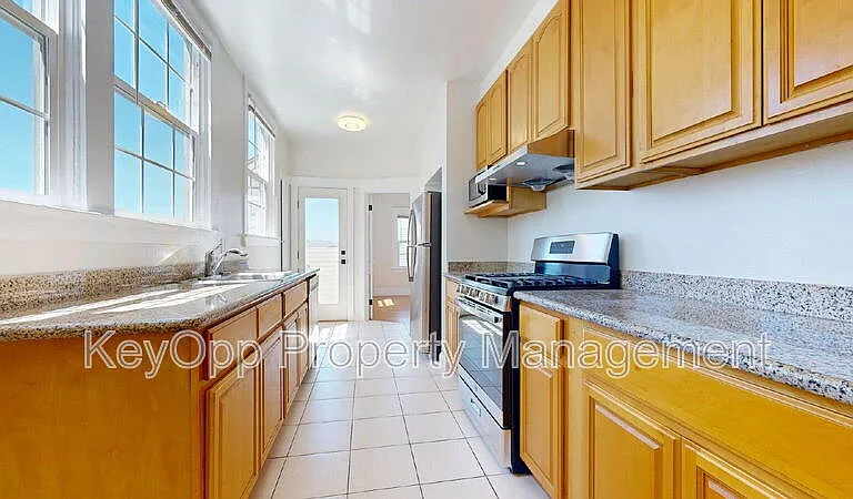 1608 Balboa St — Photo 24