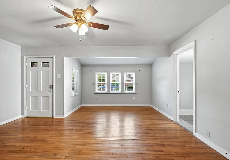 3412 Brady Ave — Photo 6