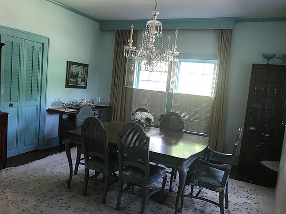 5th image of 221 N Hinckley St