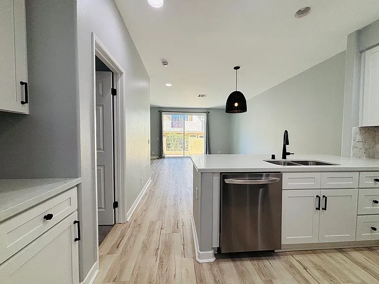 19595 Orviento Dr — Photo 5
