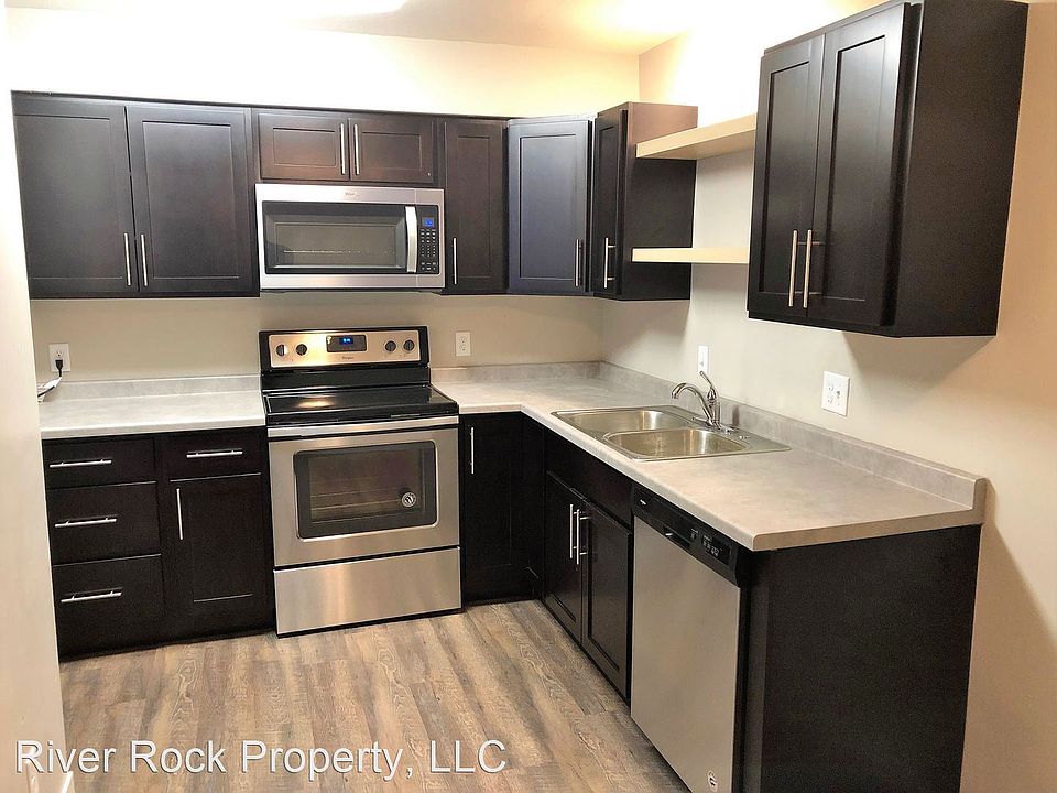 1st image of 820 24th Ave S APT 17