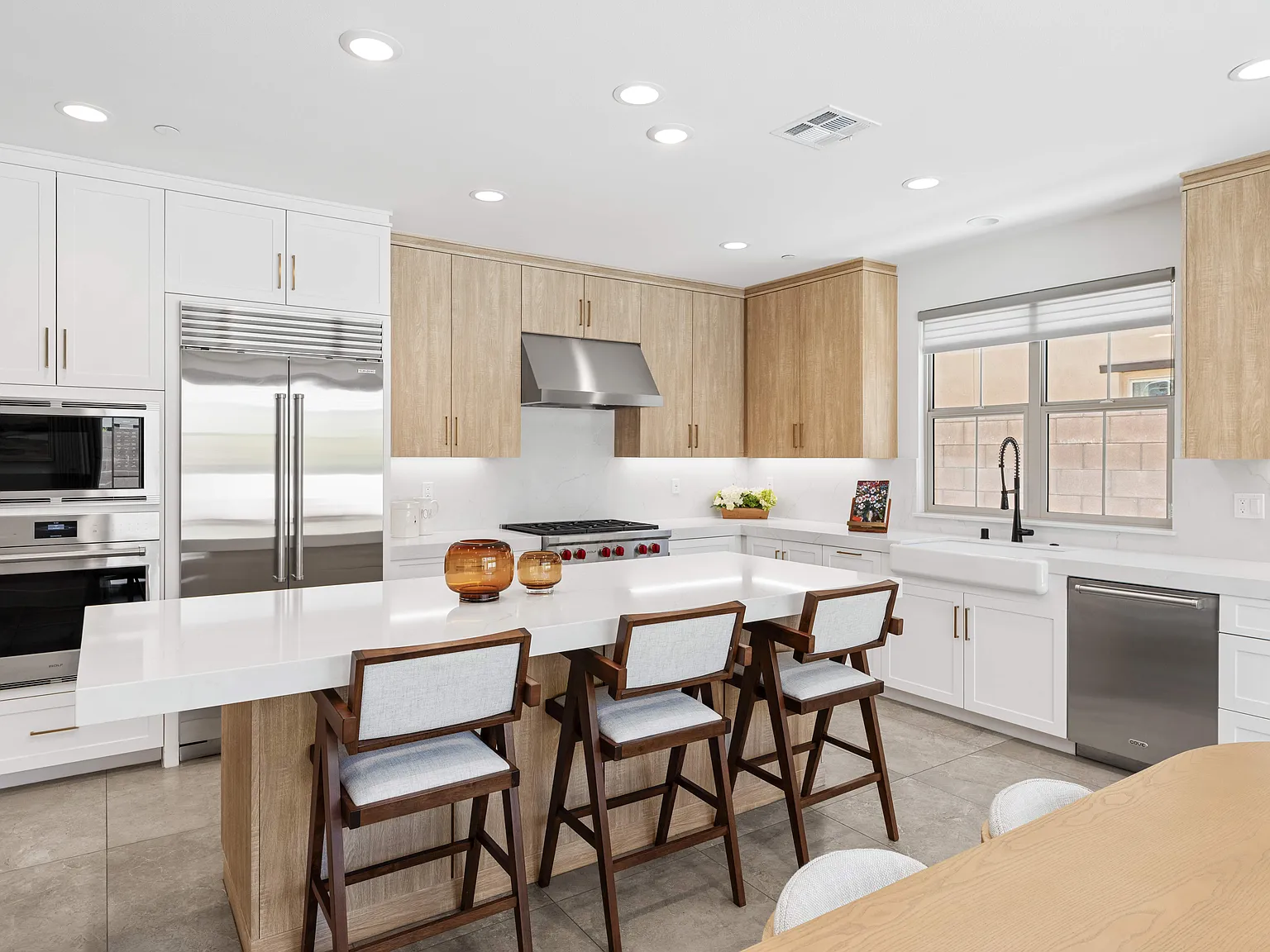 4 bed, 3200 sqft, $9,000 — Photo 4