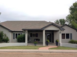 1718 W 9th St, Friona, TX 79035