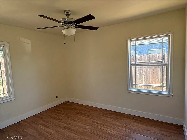 13727 Fairford Ave — Photo 11