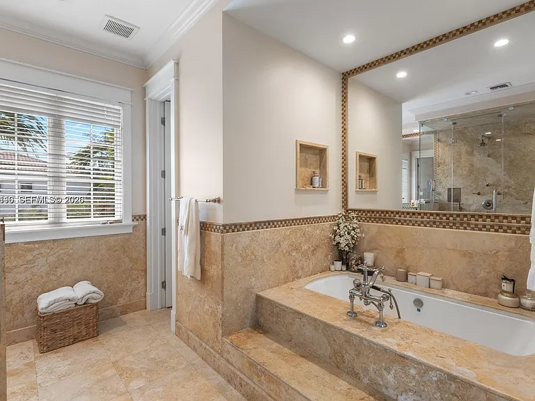 685 Harbor Ln — Photo 28