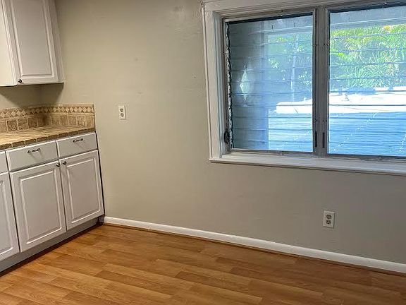3rd image of 103 1/2 SE 12th Ave