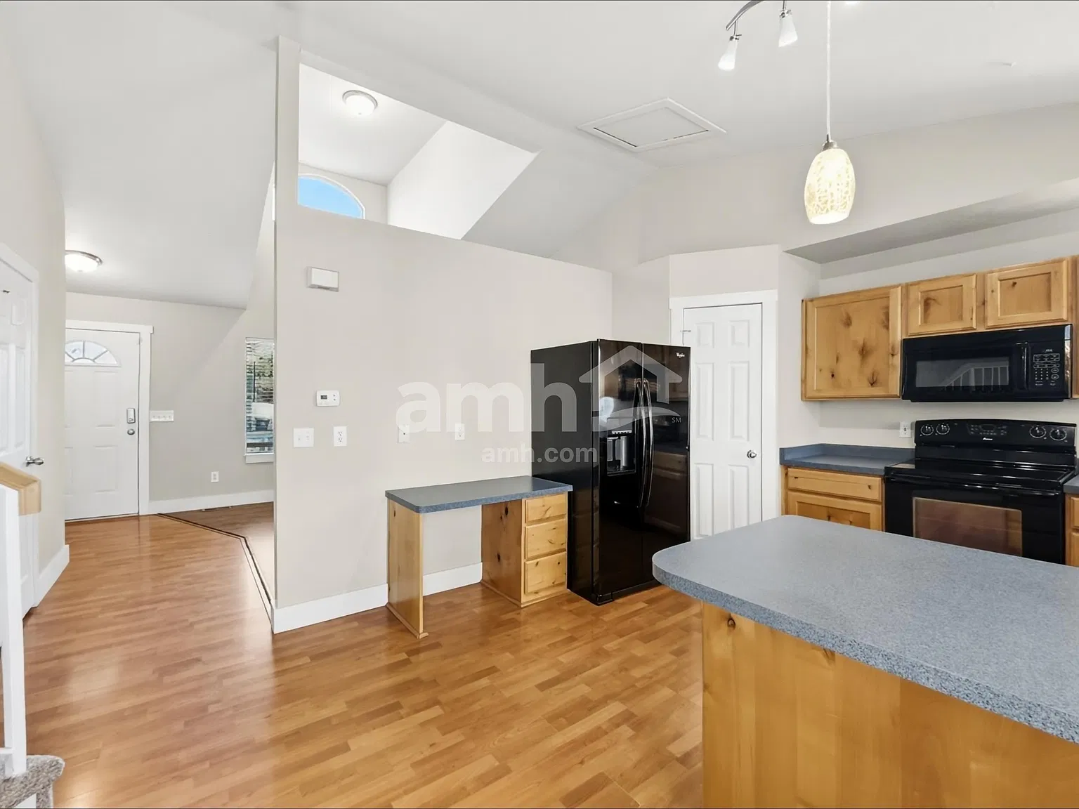 4 bed, 3.0 bath, 2234 sqft, $2,945 — Photo 4