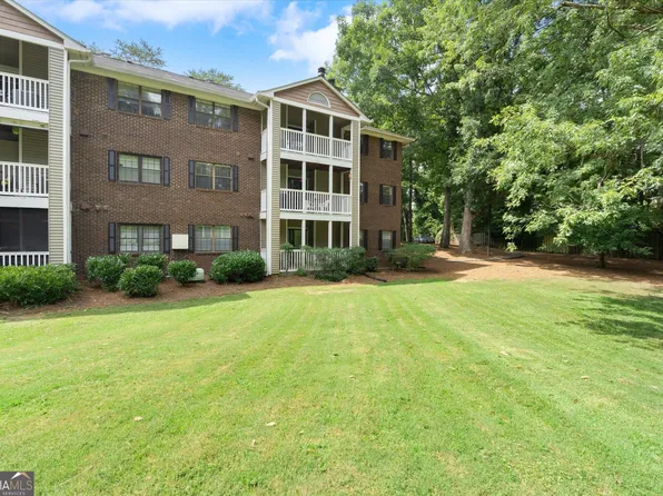 705 Barrington Hills Dr, Sandy Springs, GA 30350