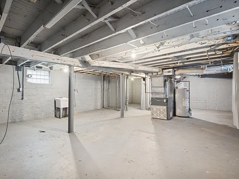 2302 Saratoga Ave — Photo 25