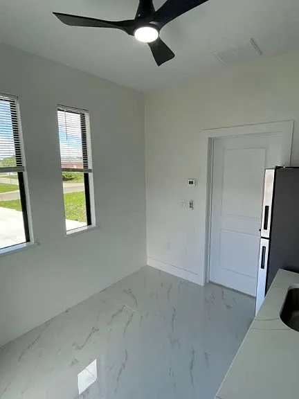 528 Raintree St E — Photo 8