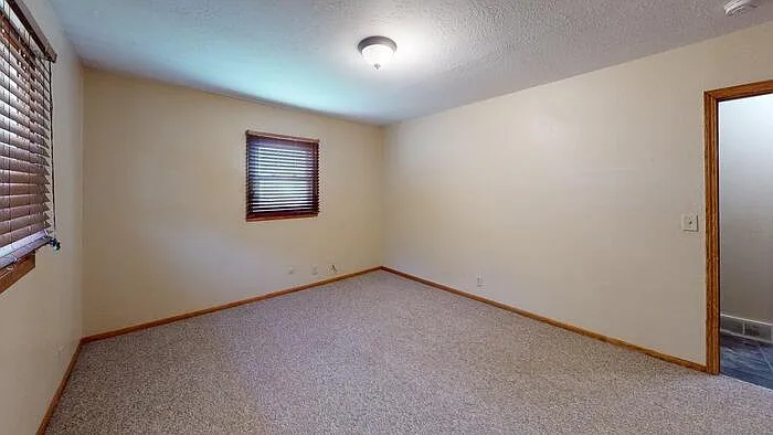 1109 E Indiana Ave — Photo 11