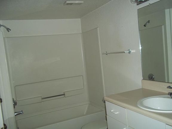 5th image of 5124 Park Central Dr APT 511