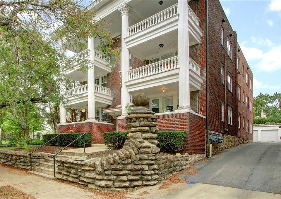1st image of 4316 Oak St #29