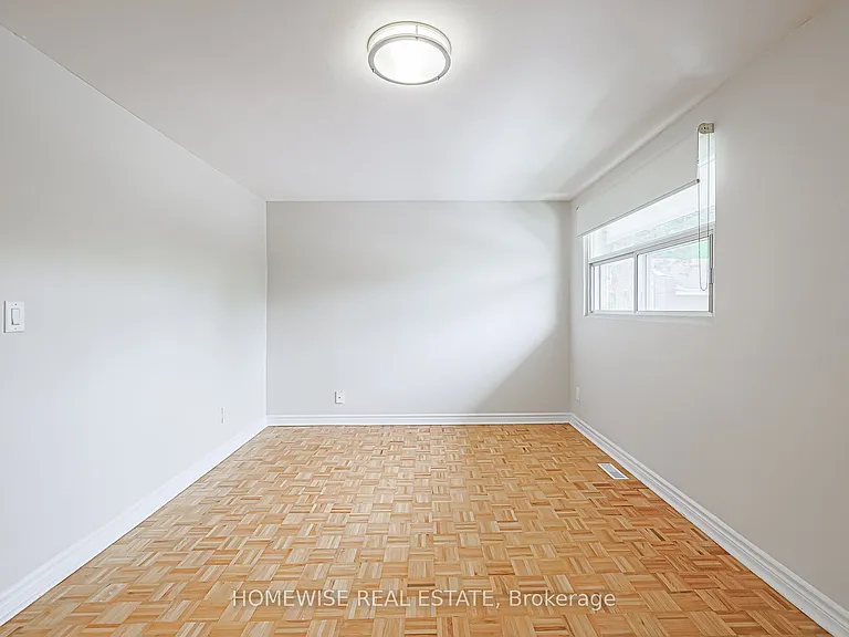 560 Waverly St N #25 — Photo 11
