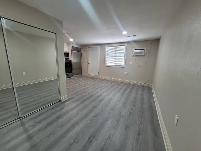 11255 Monogram Ave #GH — Photo 4