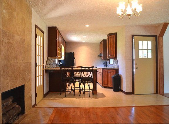 5th image of 67 Fairview Dr