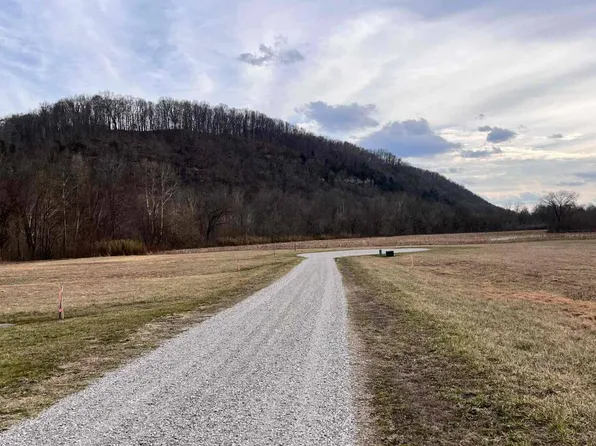 19 The Bend At Cumberland, Tompkinsville, KY 42167