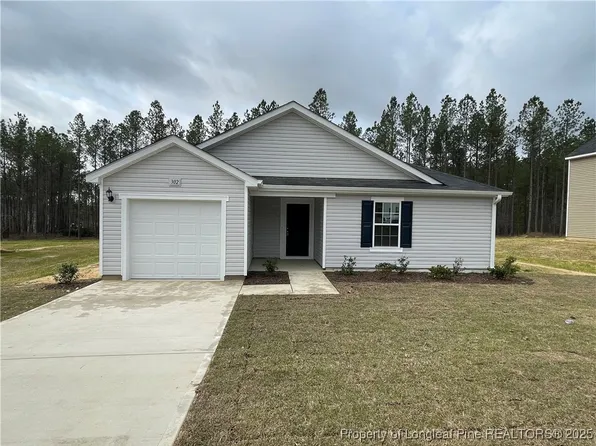 302 Rocking Horse Ln, Sanford, NC 27332