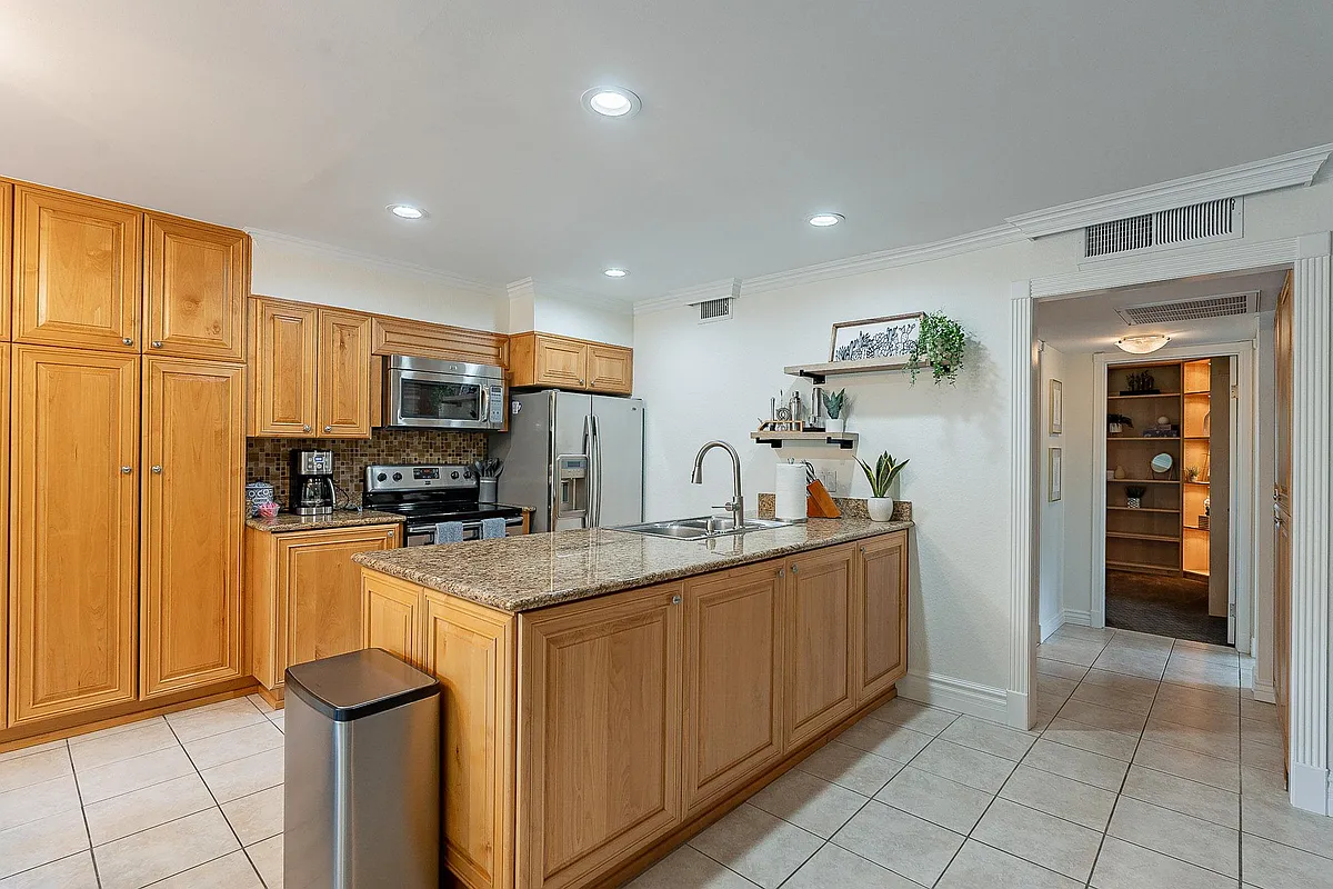 Building Photo - 1127 N Granite Reef Rd