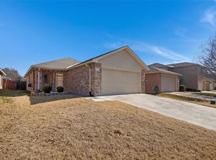 8828 Valley River Dr, Fort Worth, TX 76244